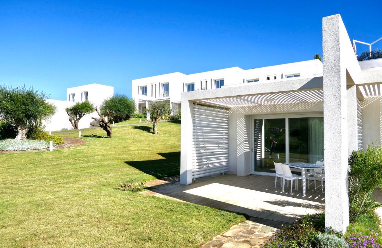 Resort Con Piscina A Soli 250 Mt Dalla Spiaggia La Pelosa Stintino Exterior foto
